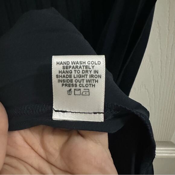 XiRENA FARAAH Twilight Navy Blue Pleated Midi Skirt Women’s size Medium NWT $194 - Picture 8 of 10